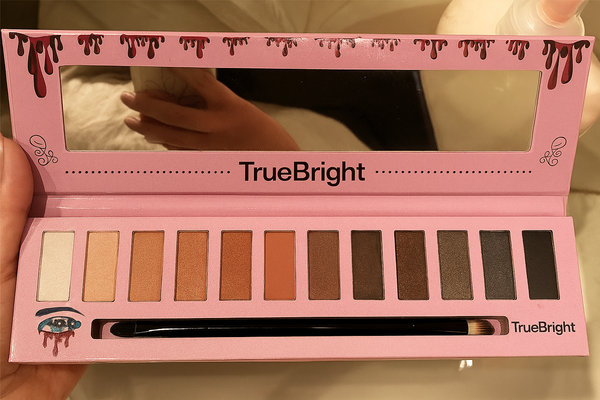 TrueBright 12-Color Eyeshadow Palette
